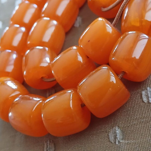Bakelite komboloi worry beads, Syros origin, 33 beads