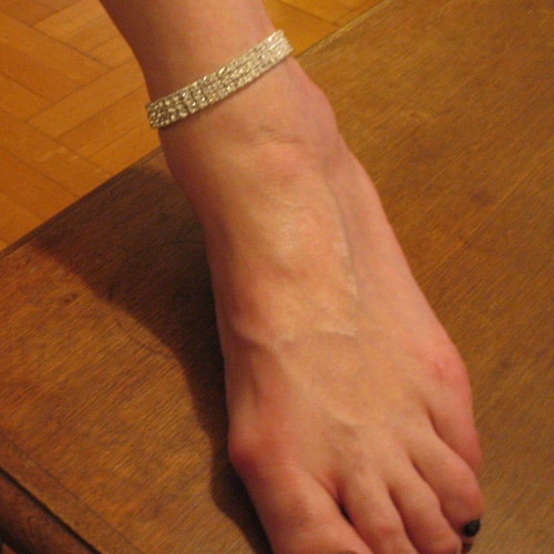 Elastic anklet with three rows of rhinestones new