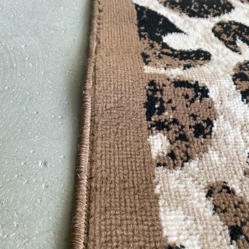 Large animal print rug 230x160 like new