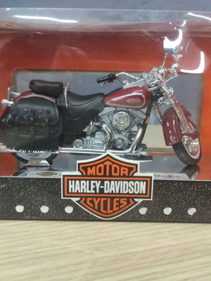 Maisto Harley-Davidson FLSTS Heritage Softail Springer 1/18 scale model