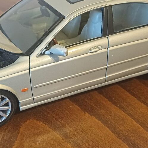 Maisto Jaguar S-Type 1/18 used model car with minor wear