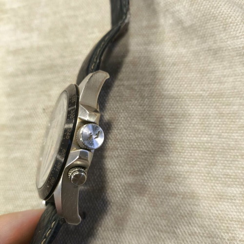 Jacques Lemans F5009 watch used with worn glass and strap