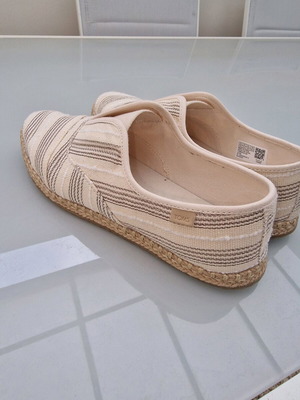 TOMS espadrilles σαν καινούργια, μέγεθος 39, νέα συλλογή