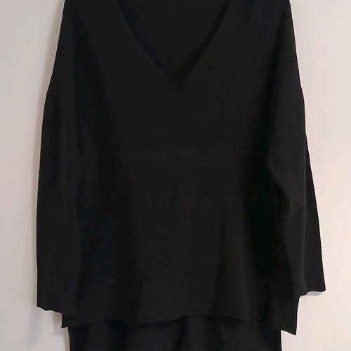 Women's V-neck sweater black, size L, new, excellent condition