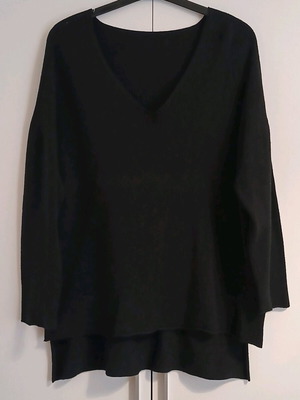 Women's V-neck sweater black, size L, new, excellent condition