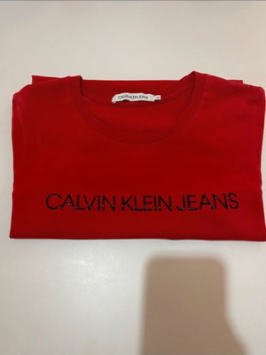 Calvin Klein κόκκινη t-shirt σαν καινούργιο, μέγεθος M