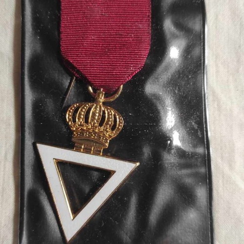 11 Masonic medals