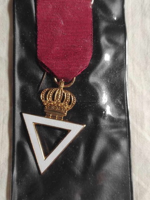 11 Masonic medals