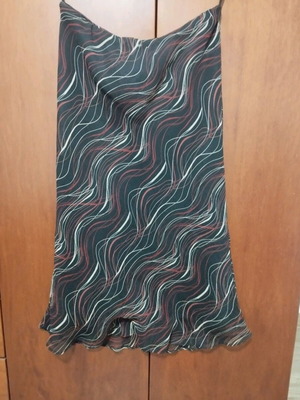 Maxi skirt with wavy print like new, one size L/XL