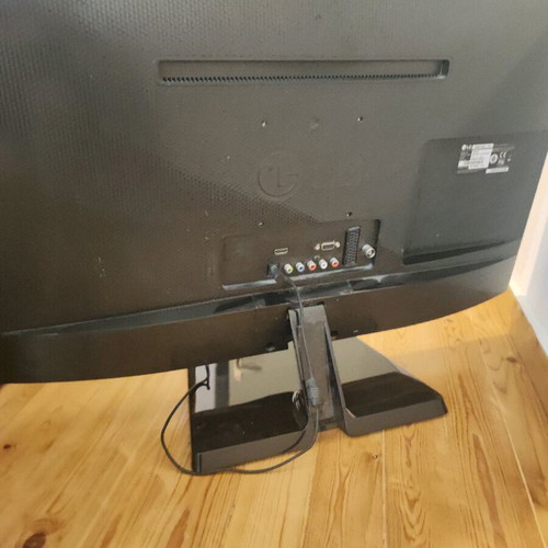 LG 29MT450 TV 29 inches with remote control, like new