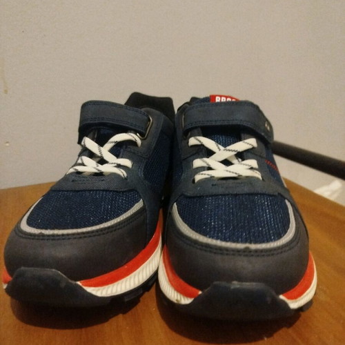 Sprox shoes that shine in the light for kids size 36 new black white