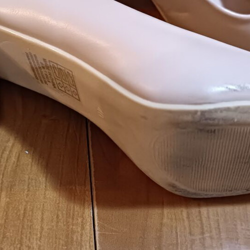 Beige pumps size 40 like new with minor defect