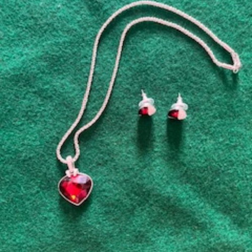 Swarovski jewelry set with red crystal new