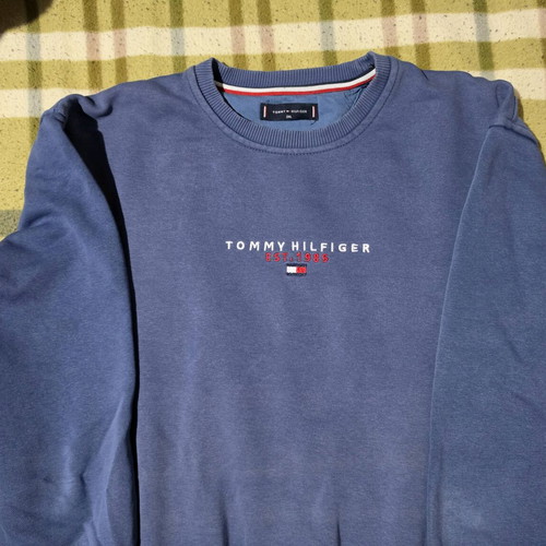 Tommy Hilfiger T-shirt like new, size XL, blue