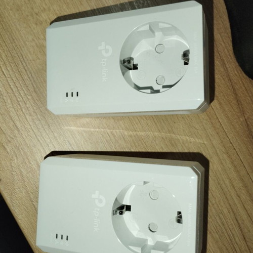 TP-LINK TL-PA4010P Powerline kit used, dual with passthrough socket and Ethernet port