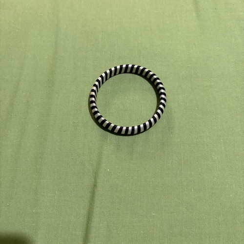 Bracelet like new, black and white