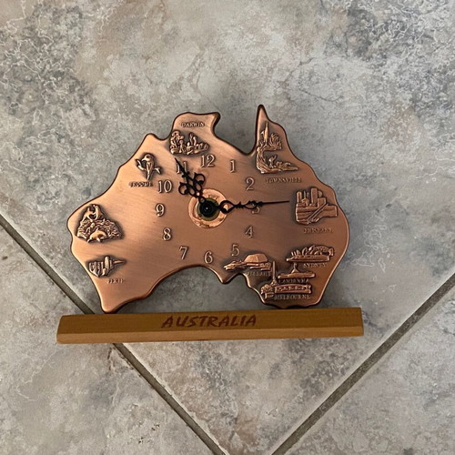 Bronze Australia-shaped clock