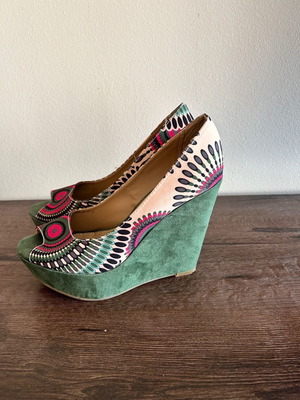 Migato platforms size 38 used, multicolor
