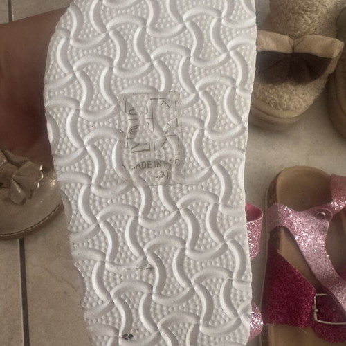 Girls' shoes pack of 6, sizes 22-23, like new