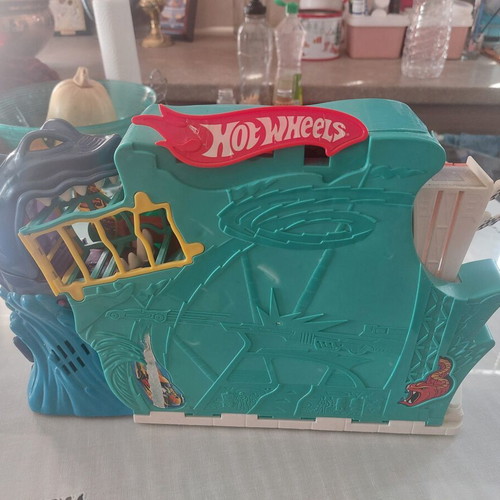 Hot Wheels Portable Shark Track Set used, 2008 Mattel toy