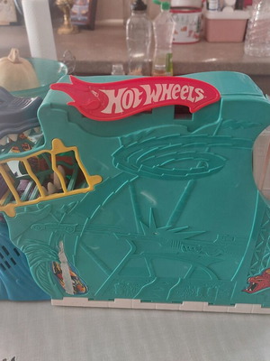 Hot Wheels Portable Shark Track Set used, 2008 Mattel toy