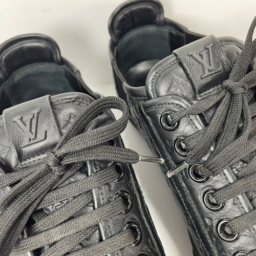 Louis Vuitton black leather sneakers size 38.5 used