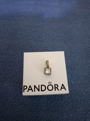Pandora μενταγιόν σαν καινούργιο, ασημί