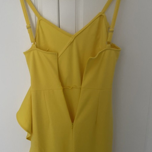 Women's dress new, yellow, size small, elastic fit