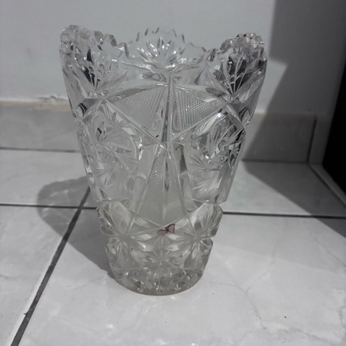 Crystal vase like new