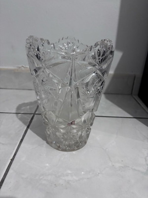Crystal vase like new