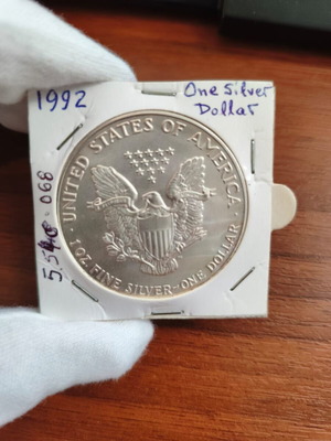 1oz Fine Silver One Dollar 1992 like new in capsule