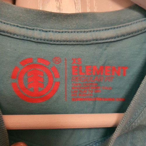 Element tshirt like new, turquoise with red design, size XS