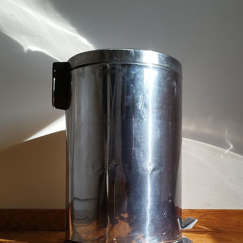 Metal pedal bin used, glossy finish 20lt