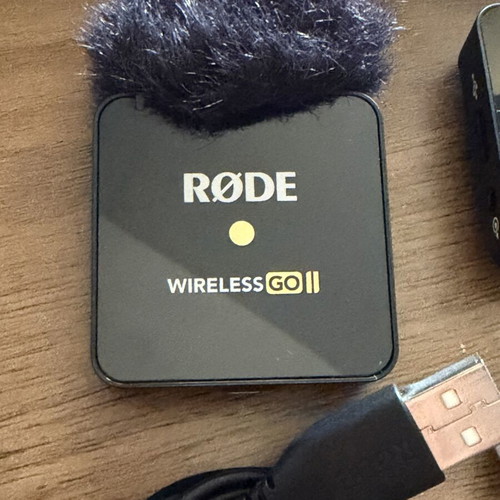 Rode Wireless GO II wireless microphone with case, deadcat and charging cables