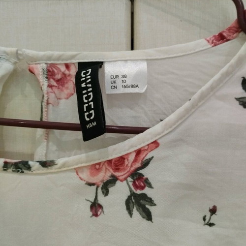 Φλοράλ μπλούζα H&M μέγεθος 38 σαν καινούργιο, άσπρη με ροζ