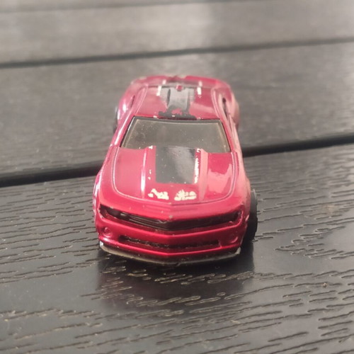 Chevy Camaro 1/64 Mattel Hotwheels used with marks