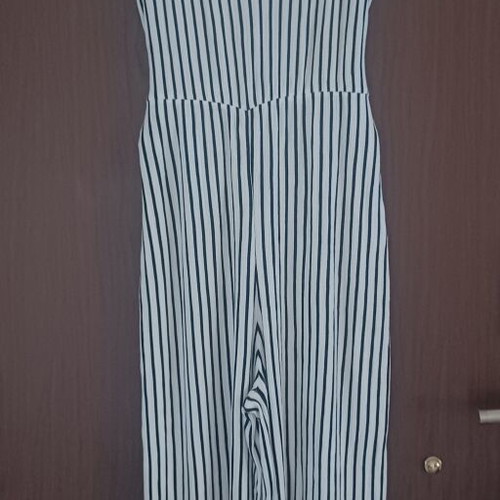 Bershka jumpsuit like new, size S with excellent fabric and fit