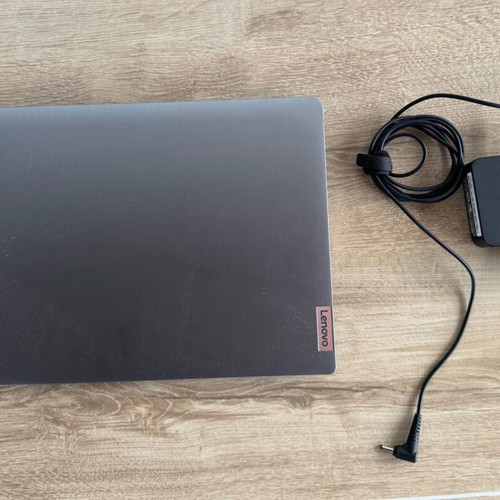 Lenovo IdeaPad 3 15ALC6 Laptop like new