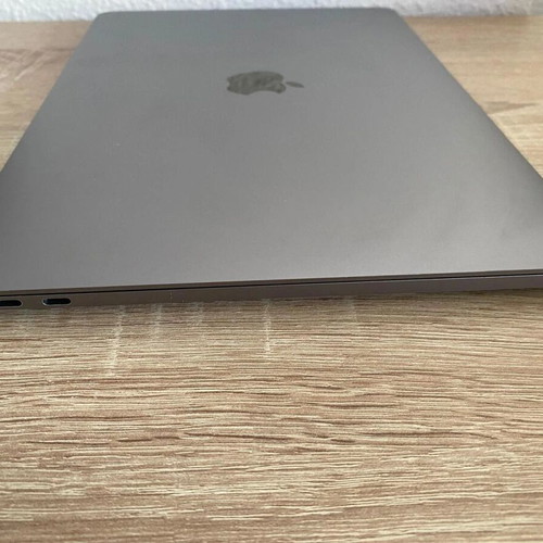 Apple MacBook Pro 13-inch (2017) Space Gray, 16GB RAM, 256GB SSD