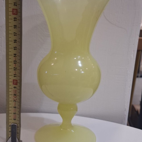 Uranium opaline vase from 1930-1940, used