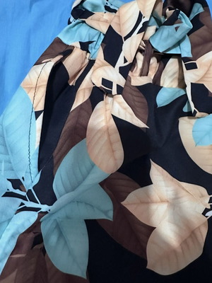 Women's floral skirt like new, size 38, comfortable summer choice