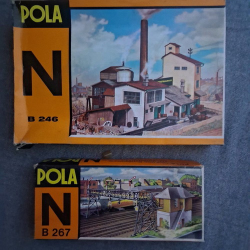 Pola construction kits for train diorama new, set of 5