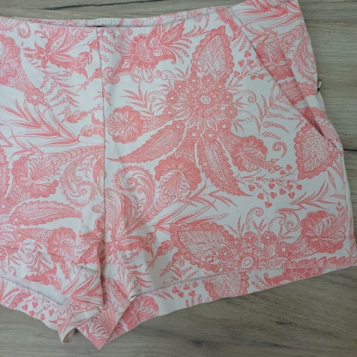 Zara shorts like new, white and pink, size XS