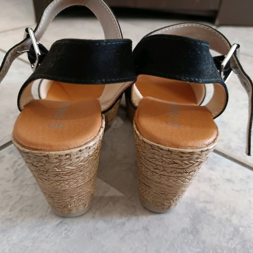 Voi Noi black platform sandals size 38 new