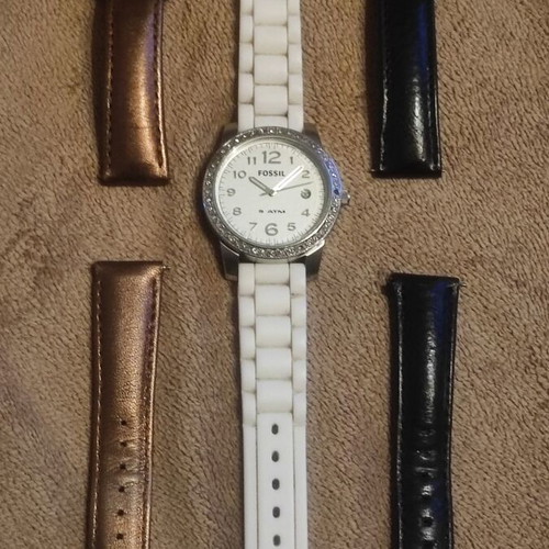 Fossil women's watch like new with three straps 38mm