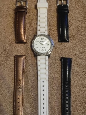 Fossil women's watch like new with three straps 38mm