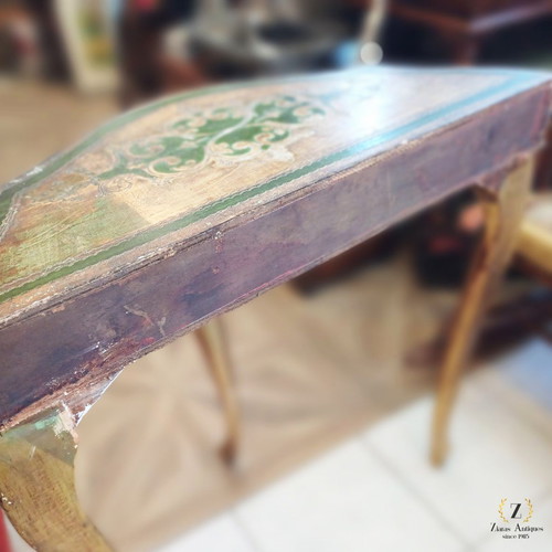 Vintage Italian Florentine console table with gold details