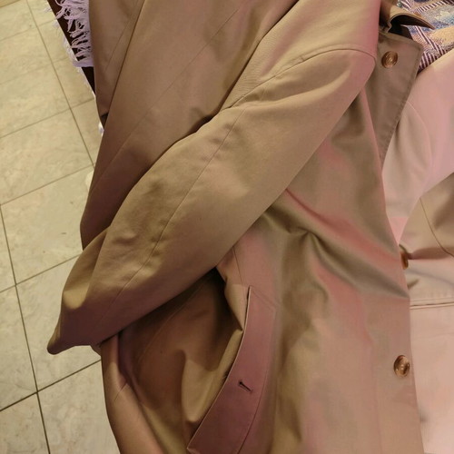 Burberry's trenchcoat like new, beige