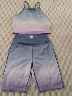 Maui & Sons sports set like new, top and leggings size L
