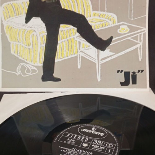 Ji Junior vinyl record used in very good condition